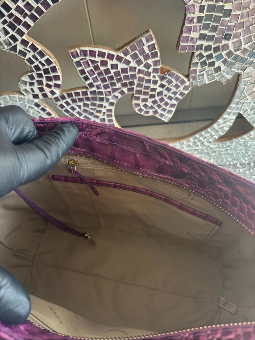 ⭐️Brahmin‎ Fuchsia Croc-Embossed Leather Satchel